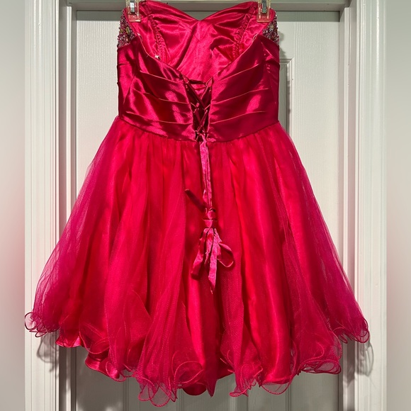 Juliet Fashion Milex: Pink Above the Knee Dress. Medium. Like New. - Picture 3 of 7